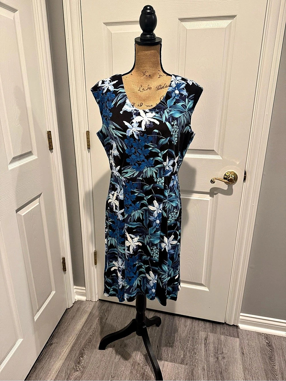 Tommy Bahama Women's Floriana Noche Black & Blue Short Dress. Size Large. NWT